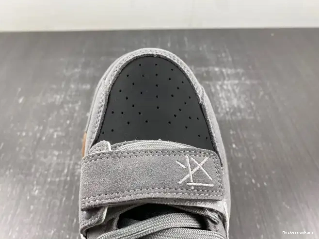 MaikeSneakers X THE TRAVIS CHECK FZ8117-001 CUT JORDAN SCOTT 0508